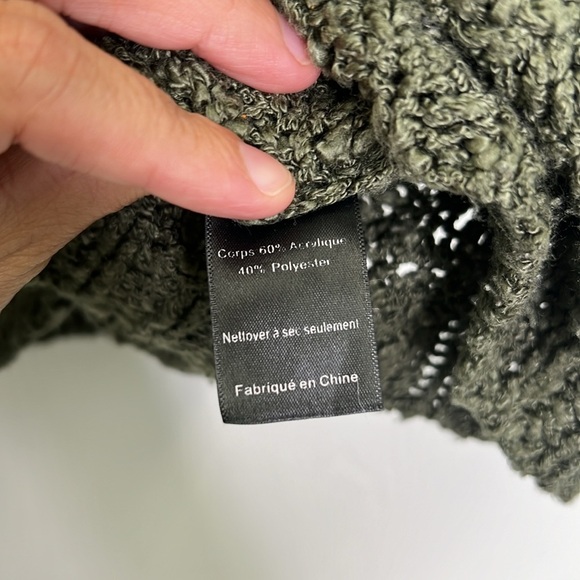 ASTR The Label - Olive Green Popcorn Boucle Deep V With Cutout Slashed Sweater M - Picture 10 of 12